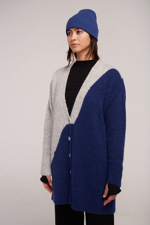 Langer Cardigan aus Baby Alpaka, Merinowolle und recyceltem Nylon