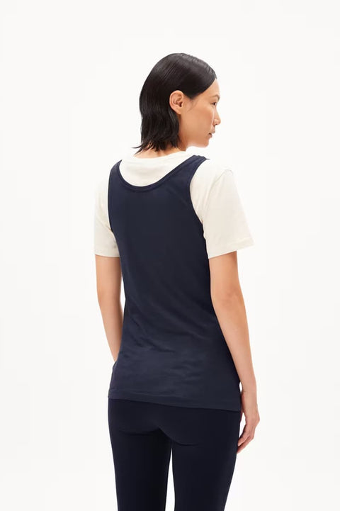 Nachhaltiges Top BELISAA Soft von ARMEDANGELS in Dunkelblau