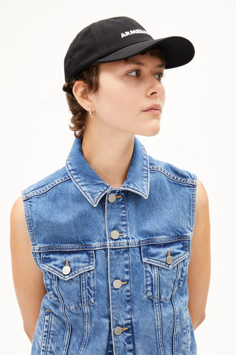 Nachhaltiges Denim Vest aus recycelter Baumwolle, ärmellos und mit normaler Passform