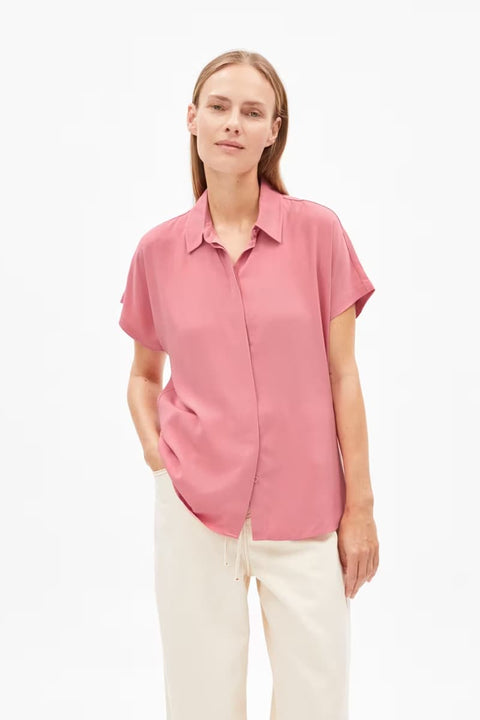 Rosa Bluse aus LENZING™ ECOVERO™ Viskose von ARMEDANGELS