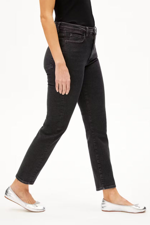 Schwarze Jeans mit schmalem Bein