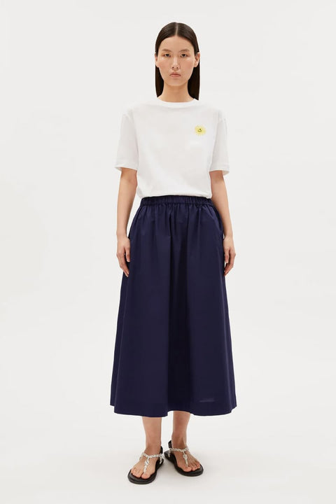 Poplin A-Line Midi Skirt von ARMEDANGELS in Tinted Navy Dunkelblau, Regular Fit, A-Linie, Mid Waist elastischer Bund