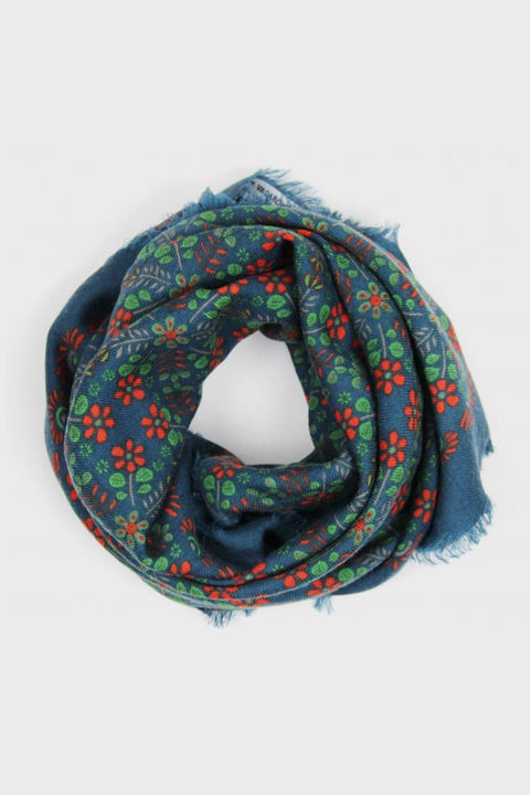 Blauer Wollschal aus 100 % Wolle mit Blumenmuster