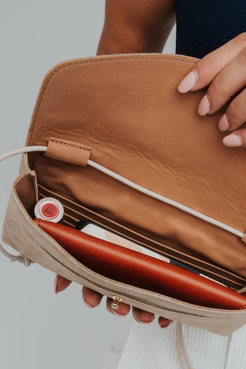 Kompakte Abendtasche mit Reißverschlussfach außen