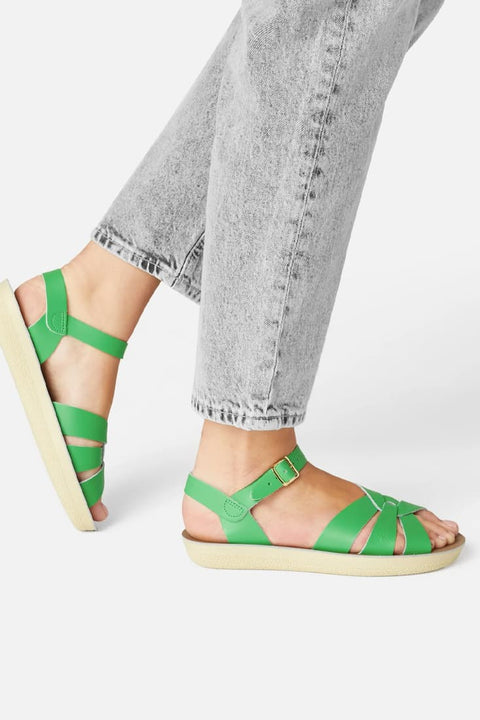 Flache Ledersandalen mit rostfreien Schnallen