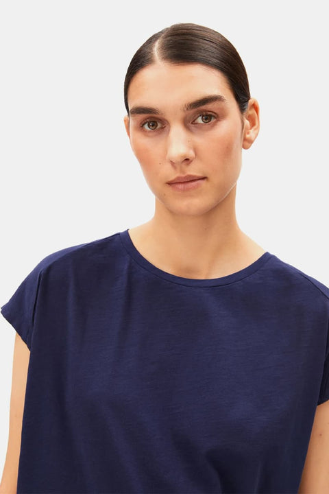 Vegan produziertes T-Shirt für Damen in Dunkelblau