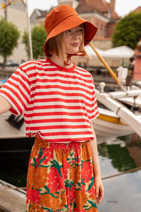 Oversized Sommer-Tee von Danefae in leuchtendem Rot