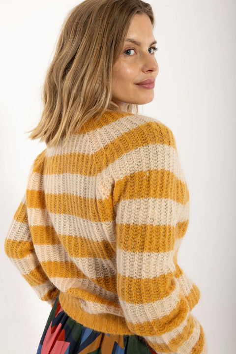 Danadorable Mohair Cardigan Danefae – Detailansicht flauschiges Strickbild in Nougat und Golden Honey, RWS-zertifizierte Merinowolle