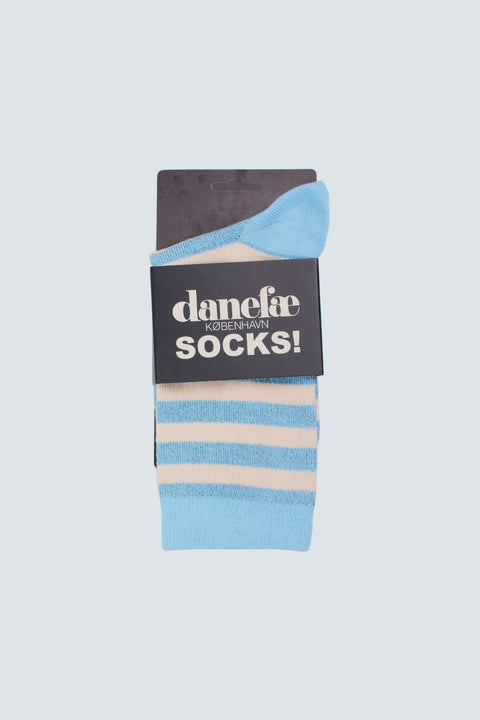 Daneraven Glitter Sox Cold Sky/Chalk von Danefae, Einheitsgröße, Streifenmuster in Hellblau und Cremeweiß mit Glitzereffekt
