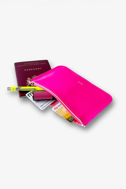 Stylische Geldbörse von puc in Neonpink