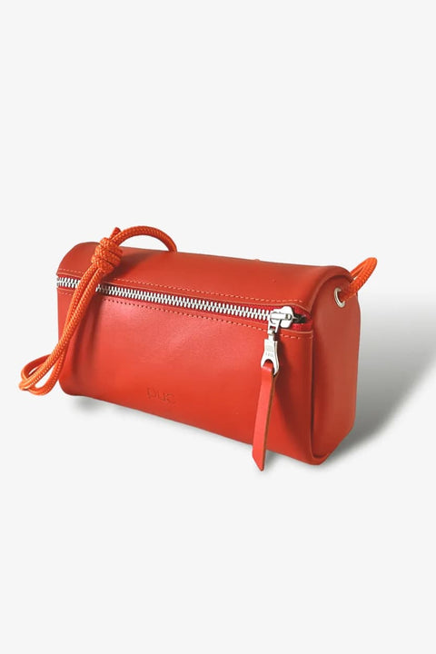 Praktische orange Tasche mit Reißverschluss und Innenfach