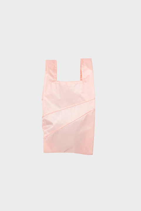The New Shopping Bag Mono Tone Small von Susan Bijl in Hellrosa, 18 x 38,5 x 10 cm, 3,5 L, wasserdichtes recyceltes Ripstop-Nylon