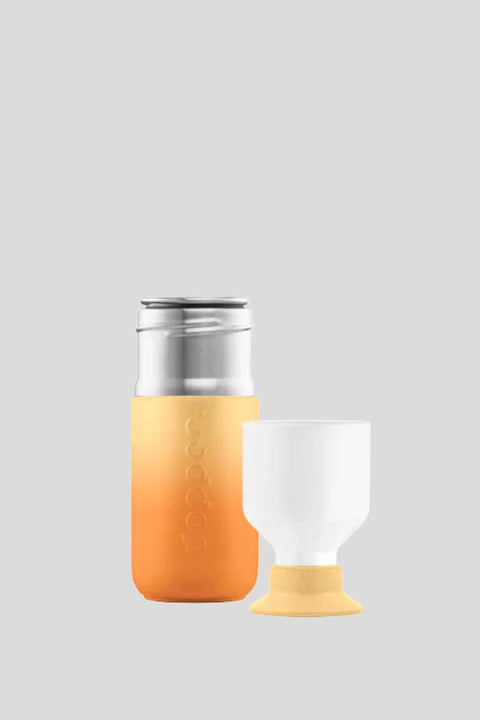 Dopper Steel 350 ml Sunrise Yellow, Flasche geöffnet mit Becher und Verschluss, 19 cm hoch, leicht und nachhaltig