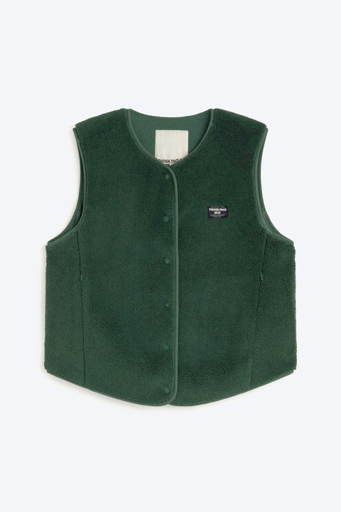 Thinking Mu Jay Green Teddy Vest – ärmellose Weste in Dunkelgrün, Vorderansicht mit Druckknopfleiste und Seitentaschen