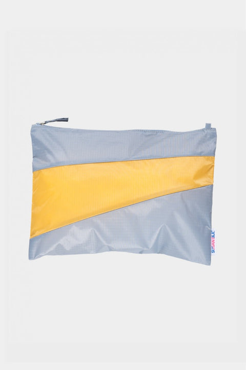 Taubenblau und Gelb "The New Pouch" Crossbody-Tasche von Susan Bijl