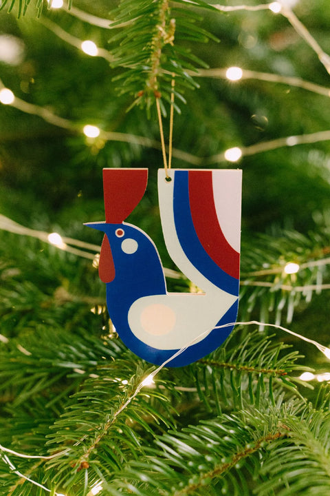 Dekoanhänger Hahn milin, am Weihnachtsbaum hängend, farbenfroher Holzanhänger mit lebendigem Hahn-Motiv