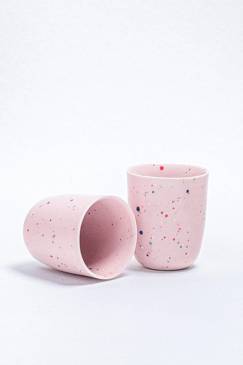 Zarte Rosa Tasse, ideal für heiße und kalte Getränke