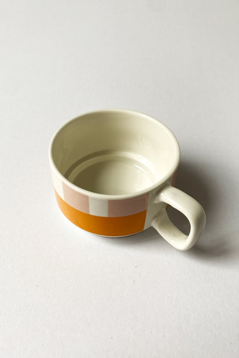 Glänzende Tasse - ein Blickfang in deiner Küche