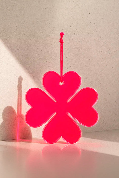 CHICHILUV Acrylanhänger Kleeblatt Neonpink als Glücksgeschenk