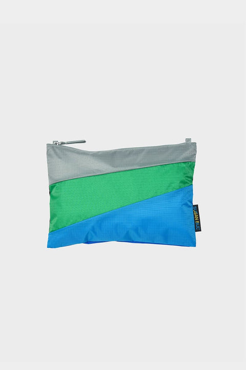The New Pouch Multi Wena Medium Susan Bijl, als kosmetiktasche verwendet, PFAS-freies recyceltes Ripstop-Nylon