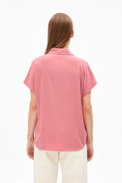 Elegante rosa Bluse mit Hemdkragen und Knopfleiste