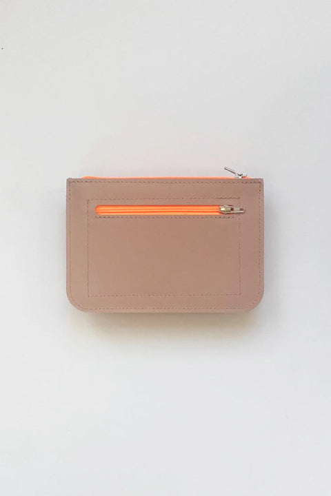 Modische Easy Wallet von puc mit neonorangefarbenem Reißverschluss