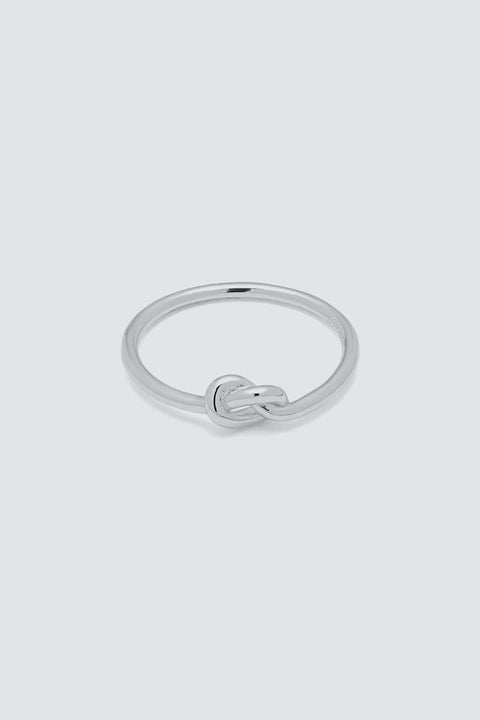 Love Knot Ring aus 925er Silber mit zartem Knoten