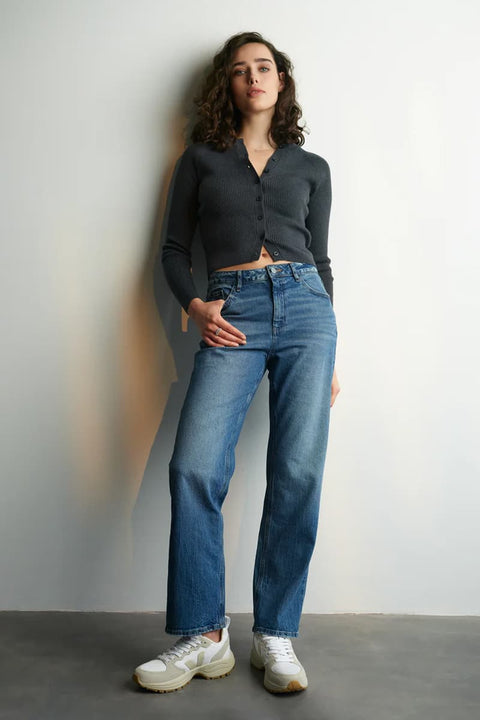 Lässig verwaschene DAWN Jeans für einen coolen Alltagslook