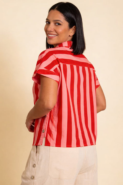 Sheena Top Pretty Vacant – Detailansicht Blockstreifen-Muster in Rot und Pink