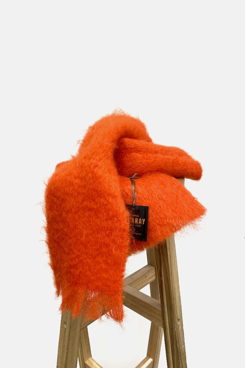 Flauschiges Mohair-Material - Mantas Ezcaray Schal