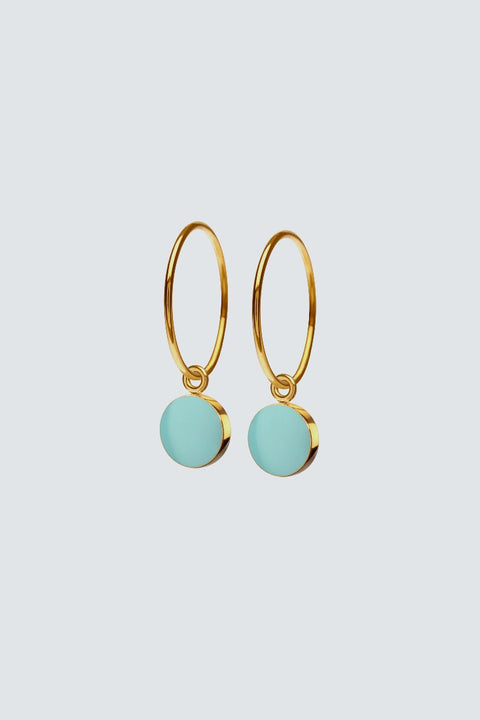 Einzigartiger Schmuck für den perfekten Look - Entdecken Sie unsere Ohrringe mit SPOT-Anhänger und Emaille-Lackierung. Jetzt bestellen und auffallen!