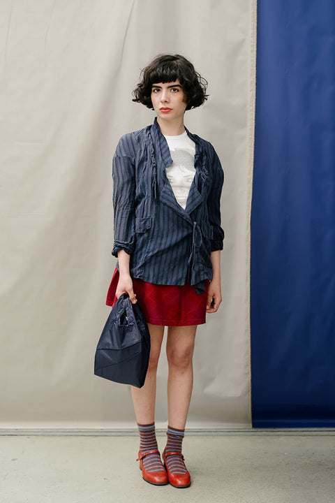 The New Shopping Bag Mono Water Small Susan Bijl Dunkelblau – Detailansicht Bluesign® Ripstop-Nylon, faltbar, PFAS-frei