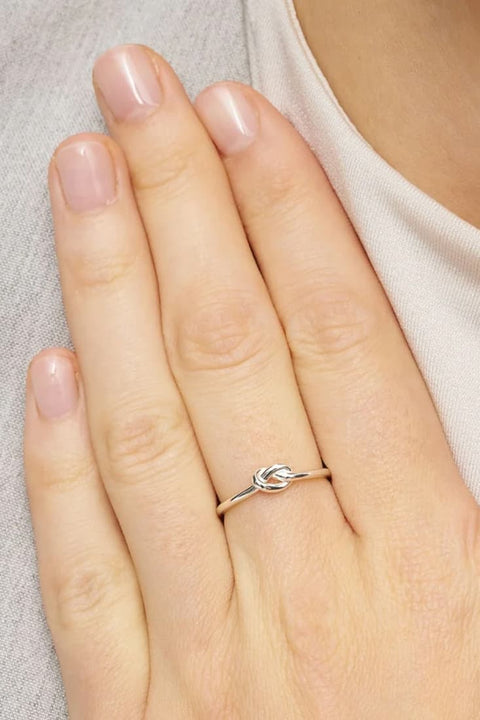 LULU Knotenring als Symbol für Verbundenheit