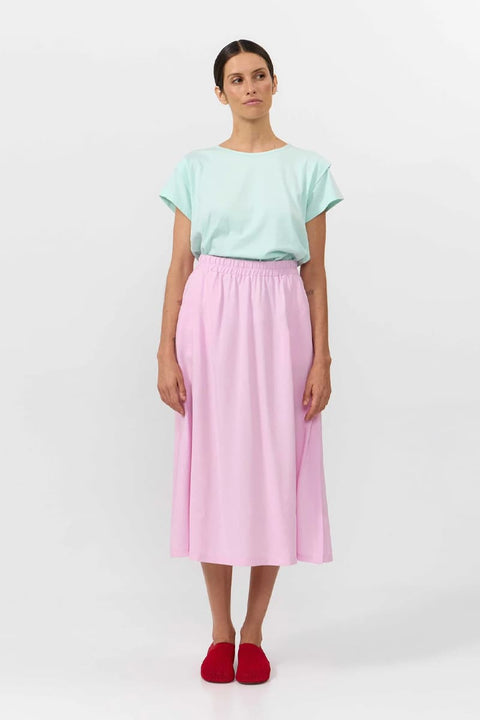 Adaja Skirt Pink von Suite13Lab in Rosa, Midi-Länge, Elastikbund und Seitenschlitz am Saum