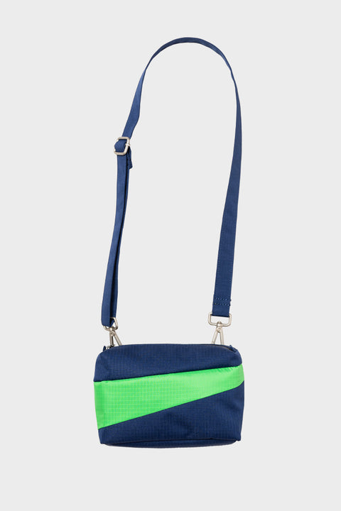 Leichte, recycelte Bum Bag mit YKK-Reißverschluss.
