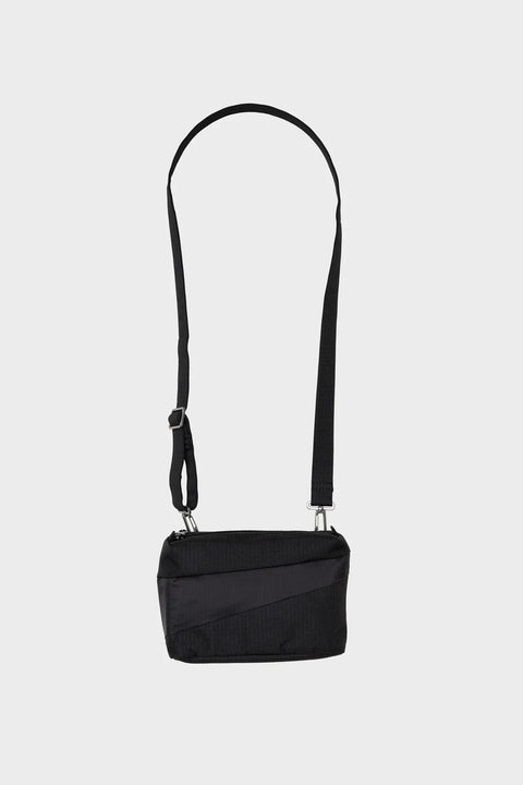 The New Bum Bag schwarz-schwarz Small von Susan Bijl, Frontalansicht