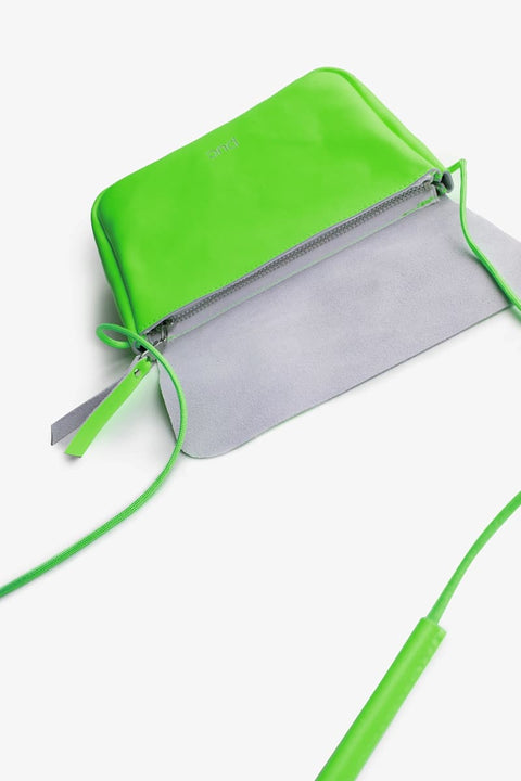 Neongrüne Leder-Tasche puc mit Reißverschluss und Innenfach