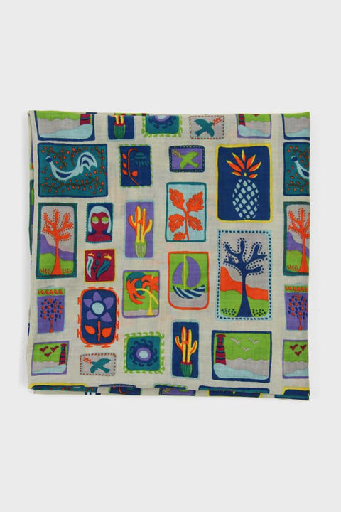 Carré Coton Holidays Marine Les Belles Vagabondes – Detailansicht sommerliches Motiv in Blautönen auf marineblauem Bio-Baumwollgewebe