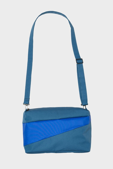 Unisex Bum Bag in Blaugrau und Blau von Susan Bijl