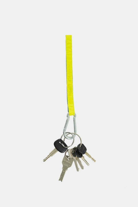 Frisches Design für Deinen Schlüsselbund - Der New Keychain in Blau und Gelb.