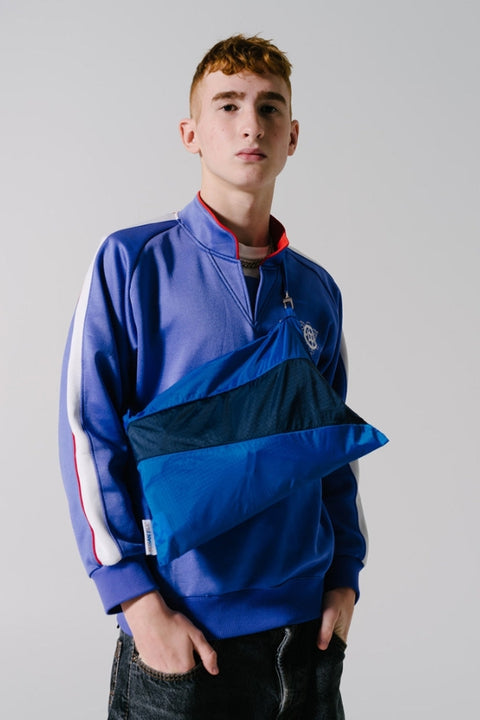 "The New Pouch" in "Blau und Navy Dunkelblau" Größe L, ideal als Crossbody-Tasche