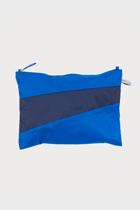 "The New Pouch" in "Blau und Navy Dunkelblau" Größe L, verstellbarer Riemen (The New Strap)
