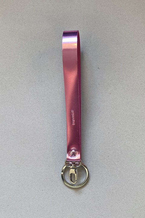 Papoutsi Schlüsselanhänger Metallic-Rosa - das perfekte Accessoire