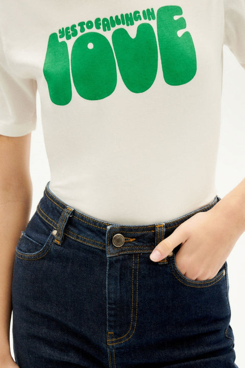 Nachhaltige und stylische "Yes Love" T-Shirt