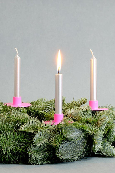 Minimalistisches Design: Neonpink Kerzenhalter, made in Germany – Ideales Weihnachtsgeschenk