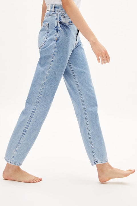 ARMEDANGELS Jeans mit Metallknöpfen - 5-Taschen-Design