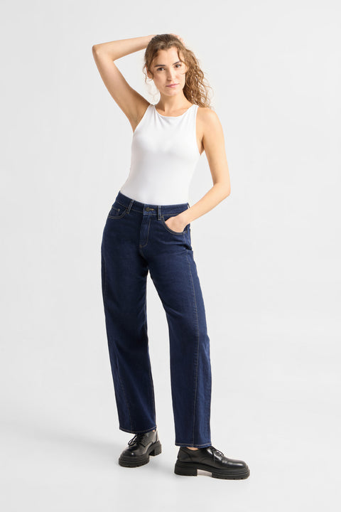 ASH Barrel Leg Cutline DAWN Denim, Frontansicht mittelhohe Taille, weite Oberschenkel und schmaler Saum, klassischer 5-Pocket-Stil