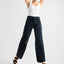 ASH Barrel Leg Cordhose von DAWN in Dark Navy, weiter Beinschnitt in Bewegung
