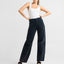ASH Barrel Leg Cordhose von DAWN in Dark Navy, Frontalansicht am Modell