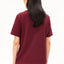 Lualaa T-Shirt ARMEDANGELS Velvet Red – Detailansicht leichtes Bio-Baumwoll-Jersey in tiefem Weinrot, PETA-zertifiziert